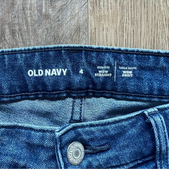 Old Navy High Rise WOW Straight Jean - Size 4 - Picture 3 of 3